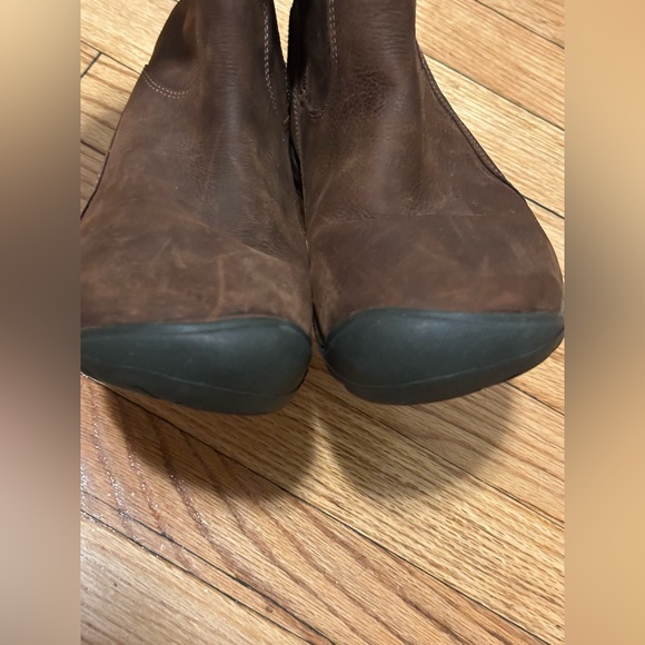Keen Dark Brown Leather Boots - Picture 2 of 10